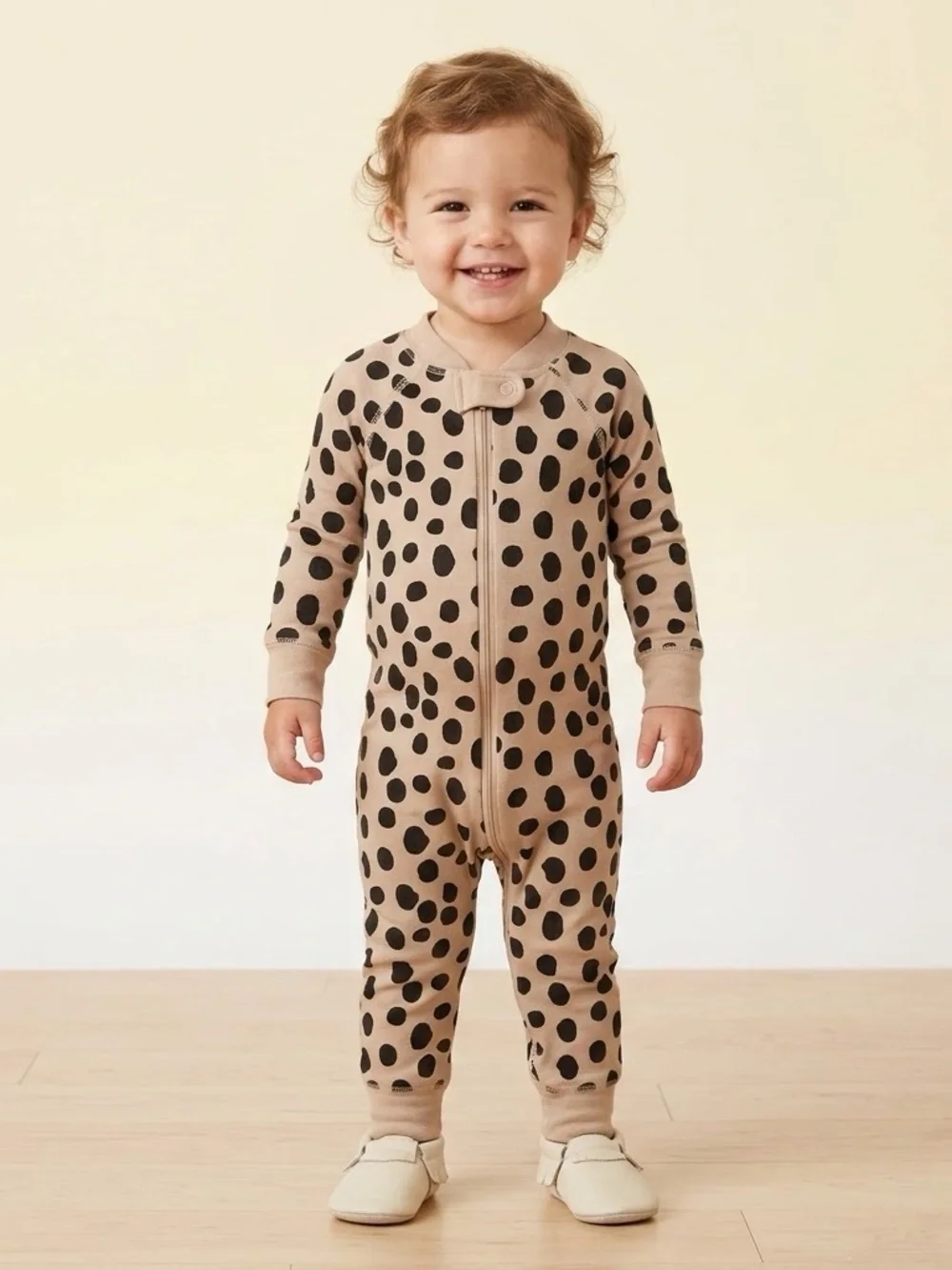 🎉 (18-24m) Hanna Andersson Beige and Black Polka Dot Zip Footie